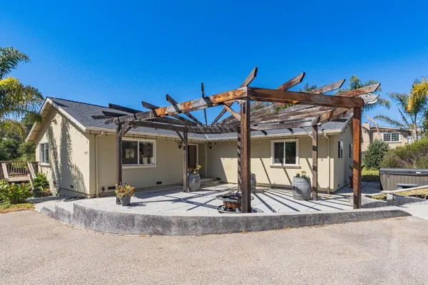 $1,125,000 | 9585 Prunedale South Road, Salinas, CA 93907
