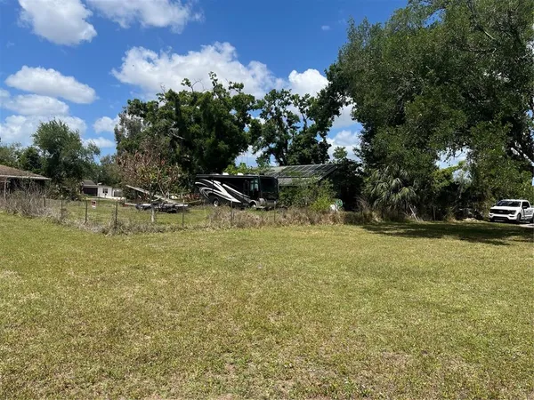 $250,000 | 5628 24th Street East, Bradenton, FL 34203