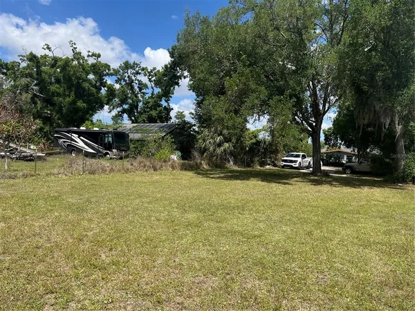 $250,000 | 5628 24th Street East, Bradenton, FL 34203