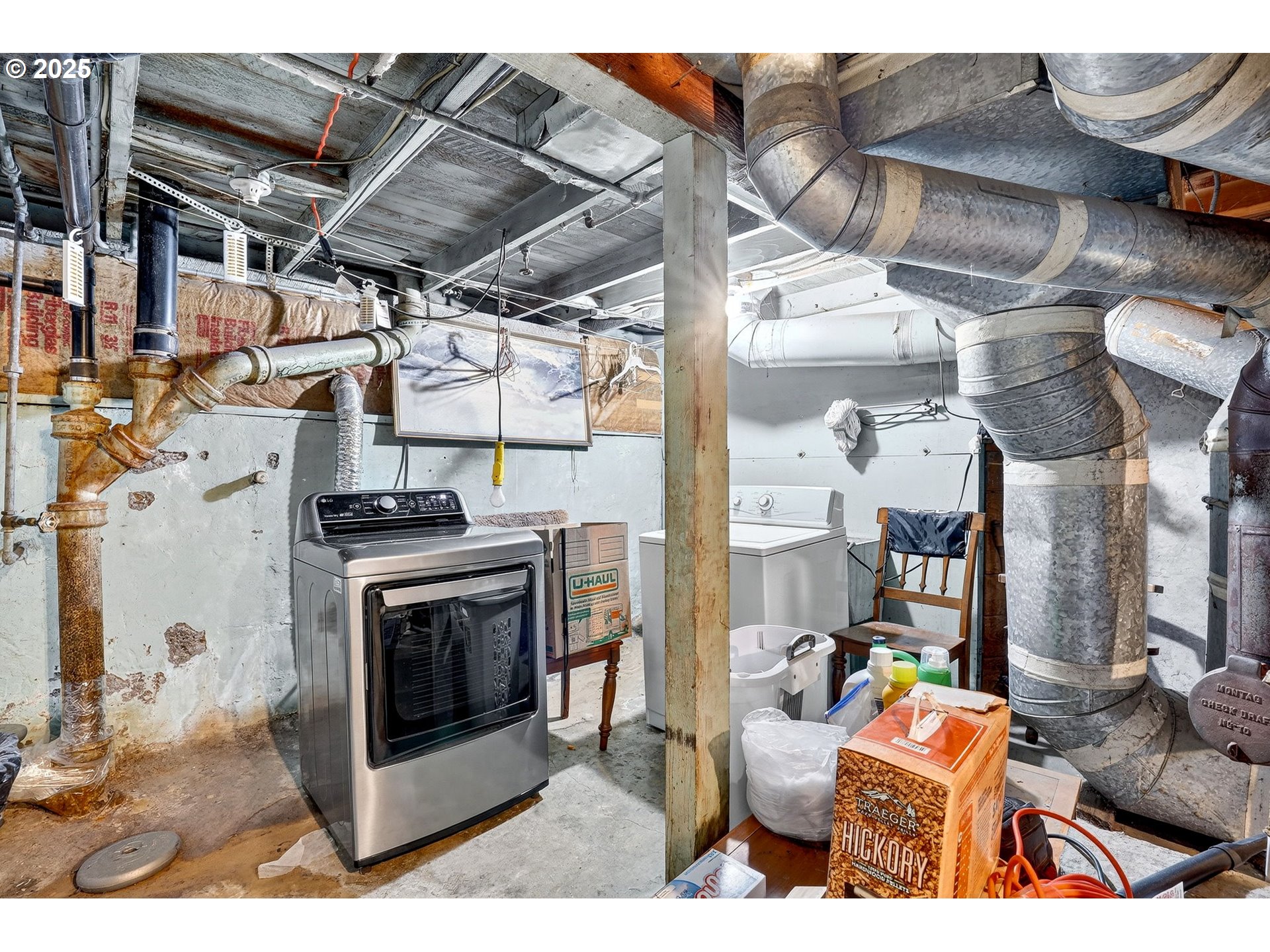 6404 Northeast 10th Avenue Portland, OR 97211 - Photo 13 of 31 a utility room with dryer and washer