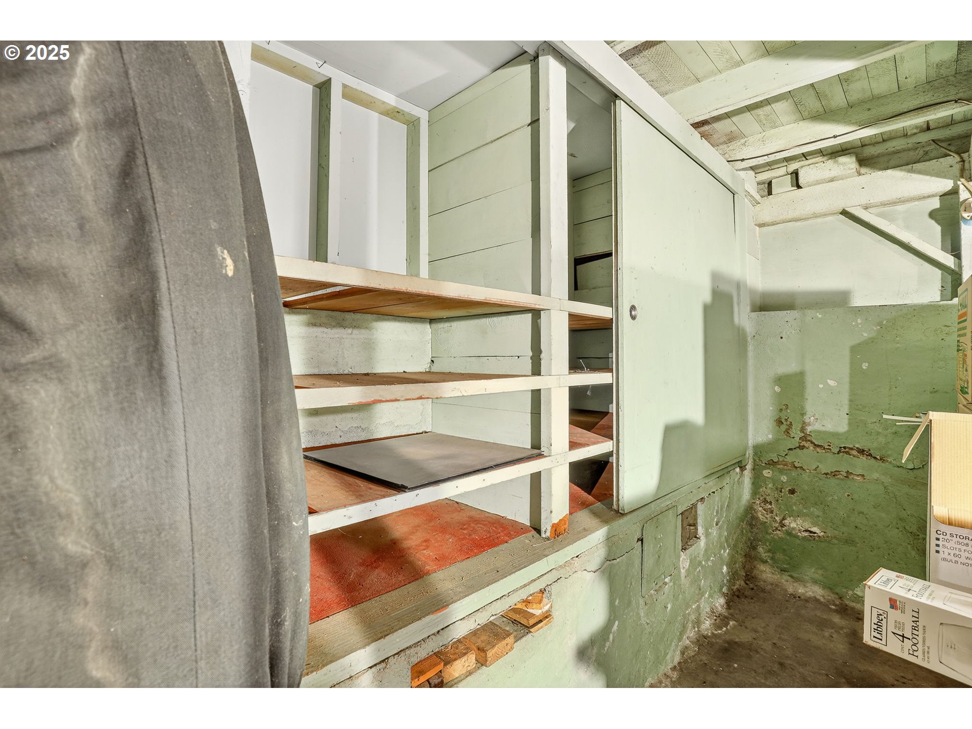 6404 Northeast 10th Avenue Portland, OR 97211 - Photo 16 of 31