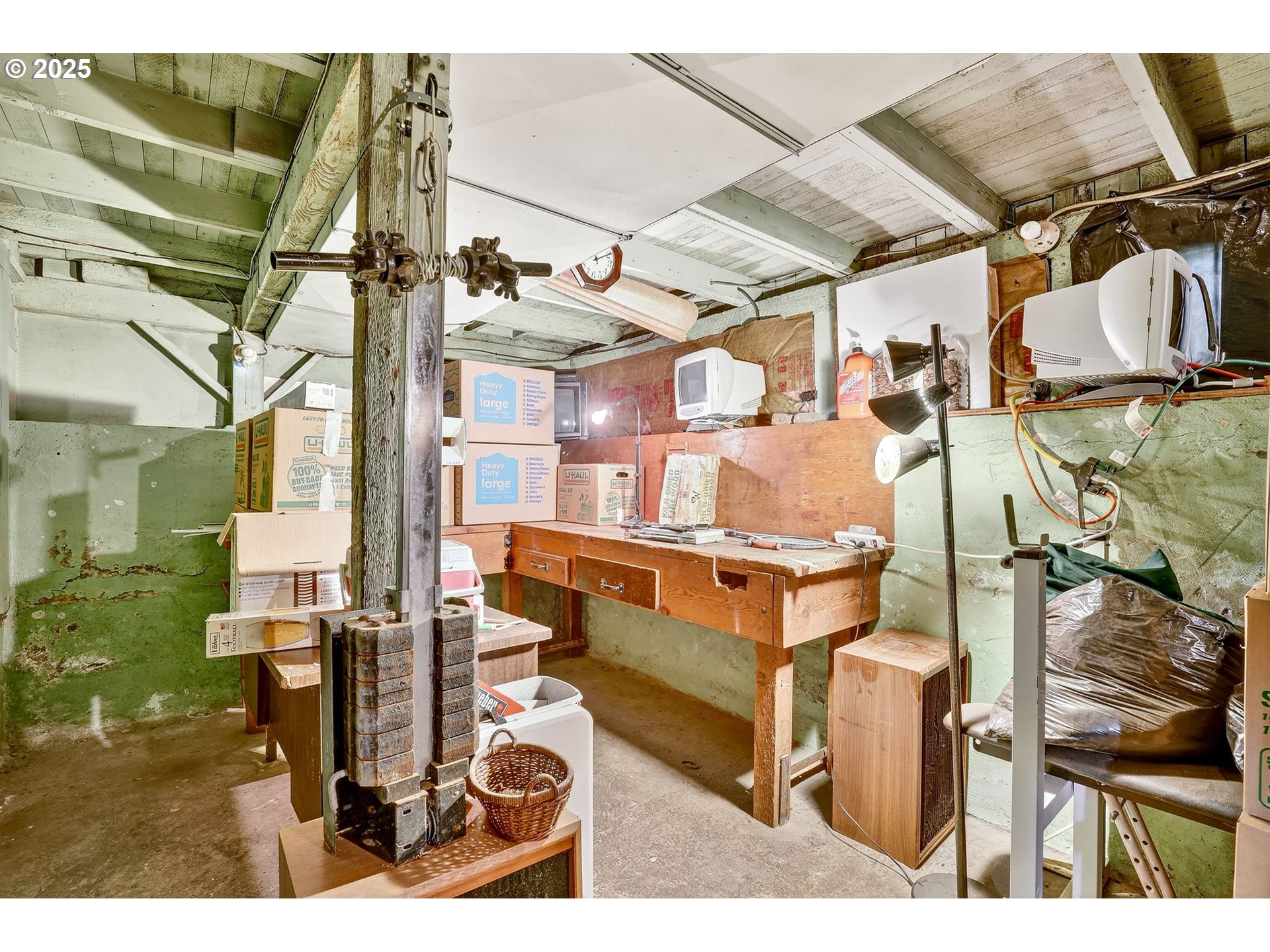 6404 Northeast 10th Avenue Portland, OR 97211 - Photo 17 of 31