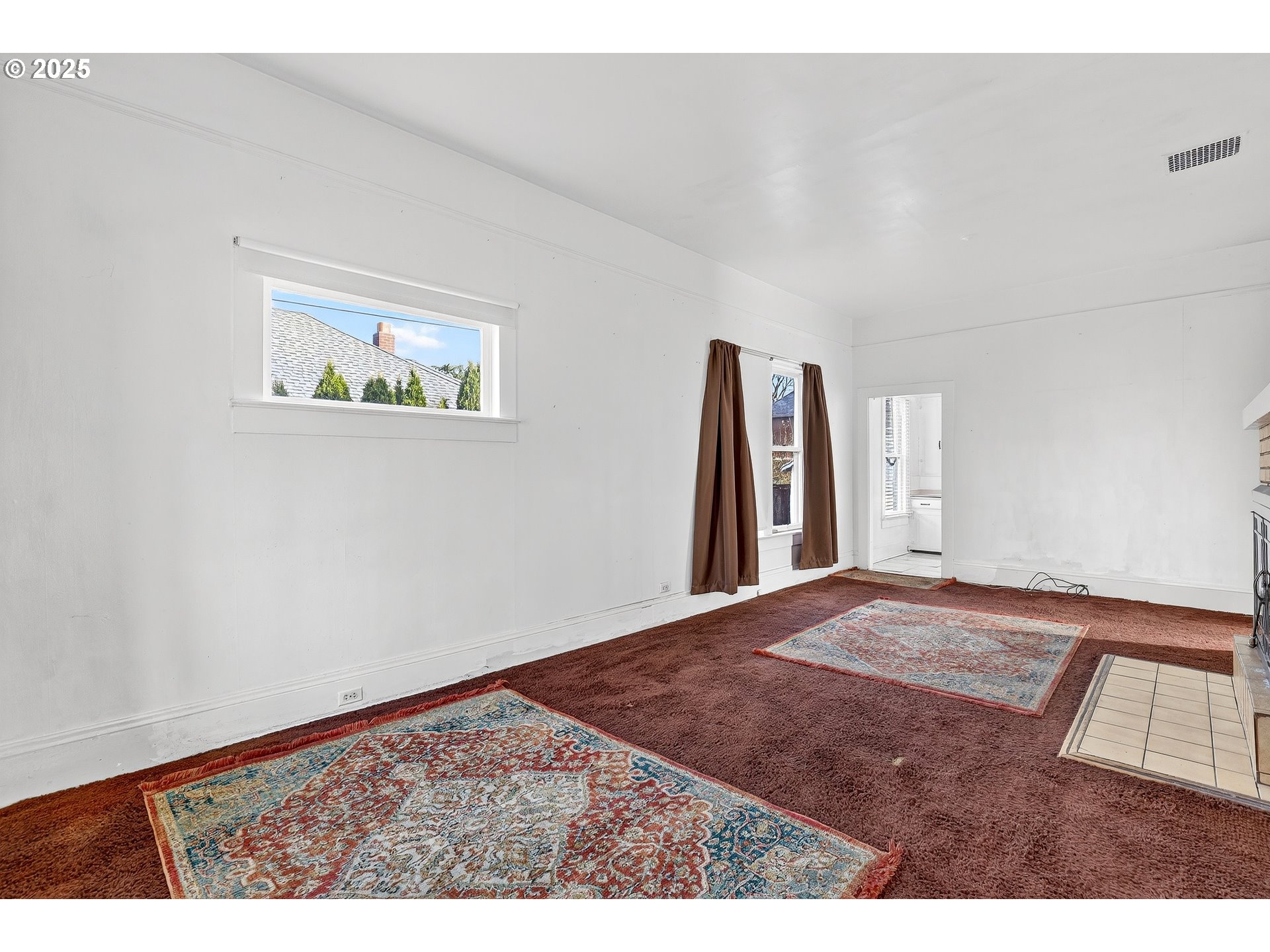 6404 Northeast 10th Avenue Portland, OR 97211 - Photo 36 of 45 a view of an empty room