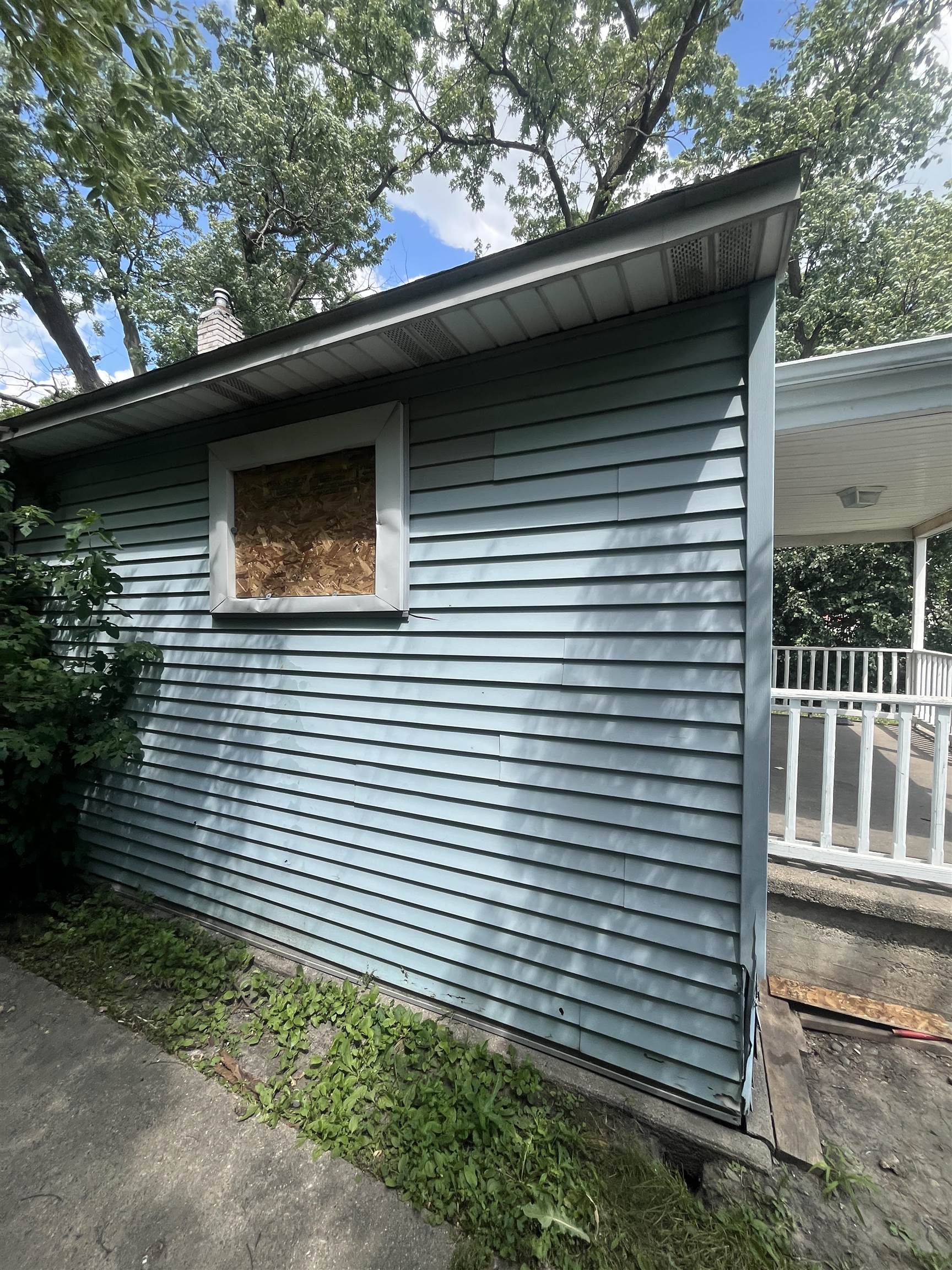 3617 Davison Road Flint, MI 48506 - Photo 2 of 3