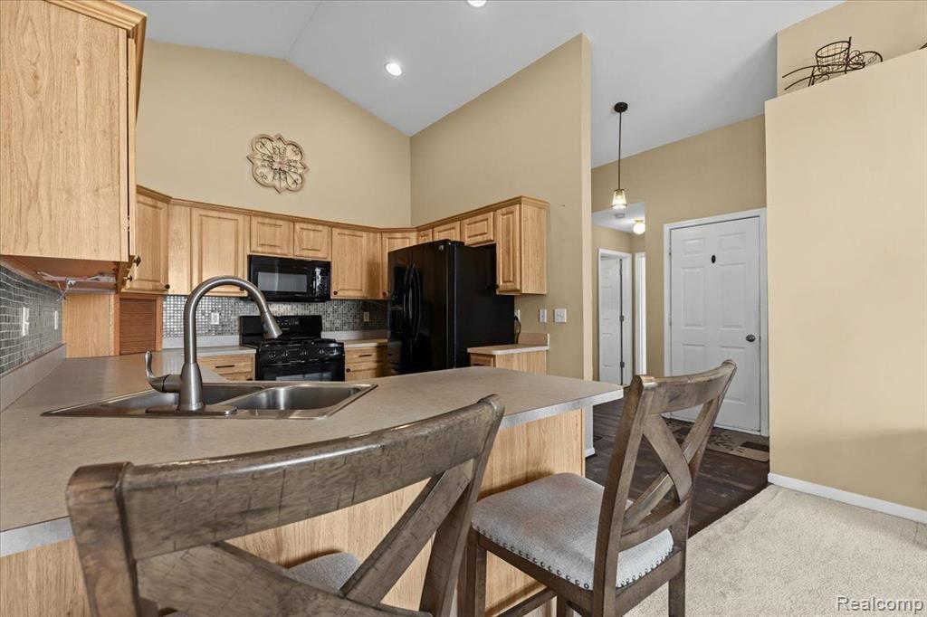 26037 Mariners Point Chesterfield, MI 48051 - Photo 7 of 31