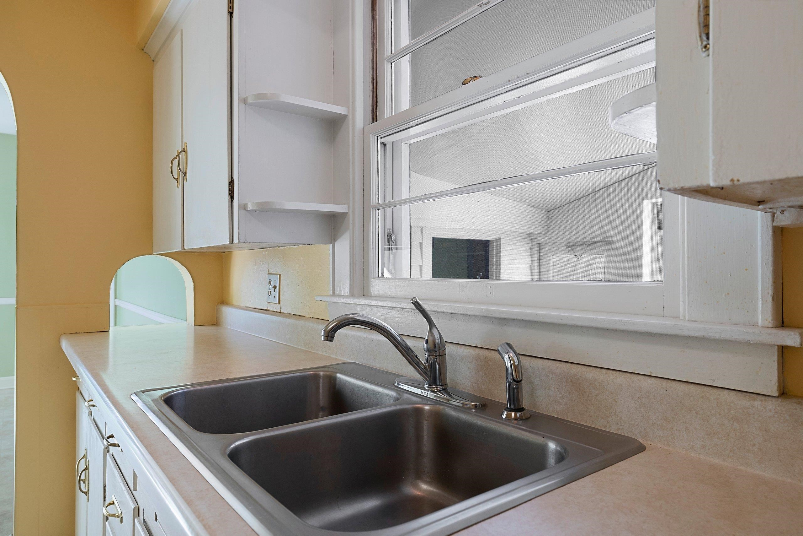 1332 Oneida Street Menasha, WI 54952 - Photo 11 of 40 Gallery Image 11
