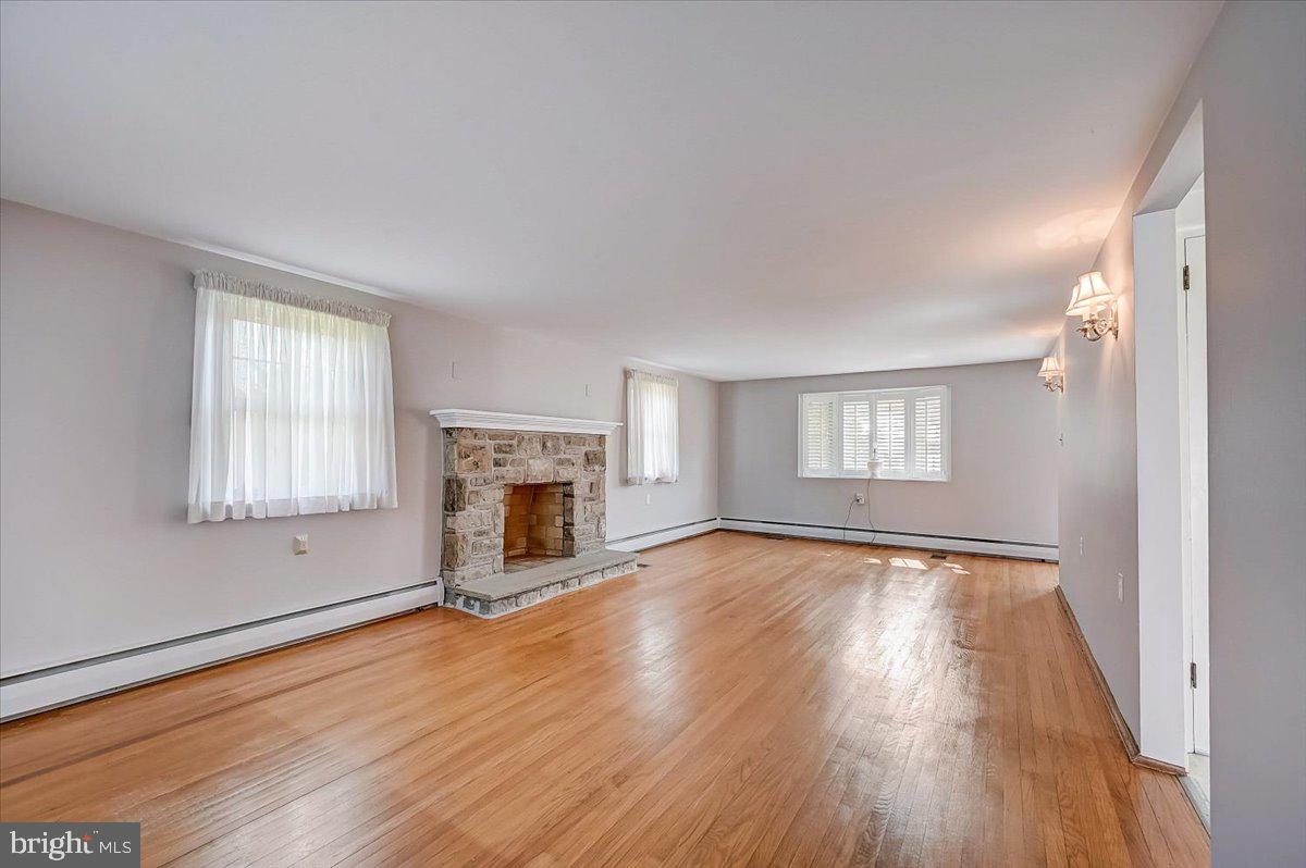 316 Evergreen Road Horsham, PA 19044 - Photo 17 of 68 Living Room to Right of Foyer.