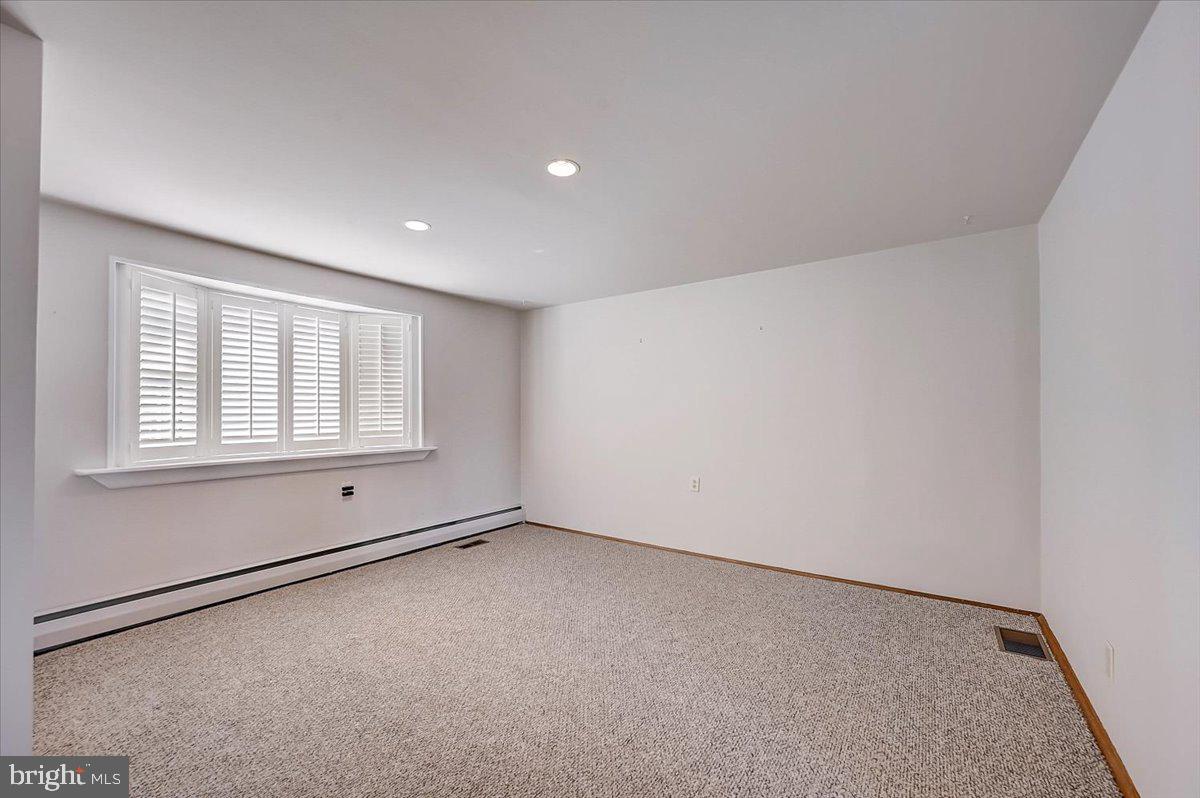316 Evergreen Road Horsham, PA 19044 - Photo 18 of 68 Dining Room to Left of Foyer.