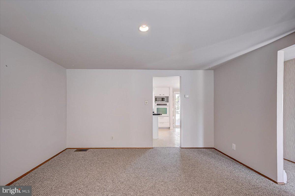 316 Evergreen Road Horsham, PA 19044 - Photo 20 of 68 Dining Room to Left of Foyer.