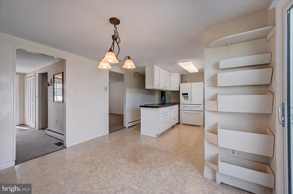316 Evergreen Road Horsham, PA 19044 - Photo 24 of 68 Kitchen / Breakfast Room.
