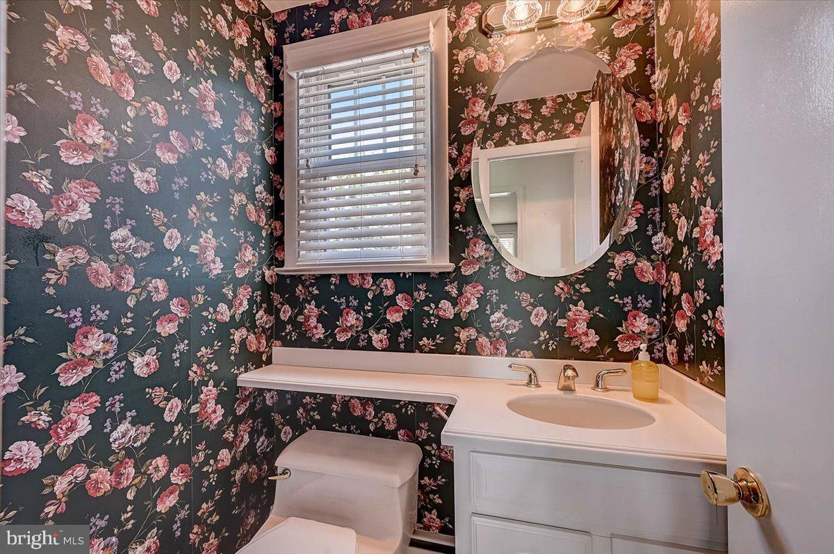 316 Evergreen Road Horsham, PA 19044 - Photo 31 of 68 Main Floor Half Bathroom.