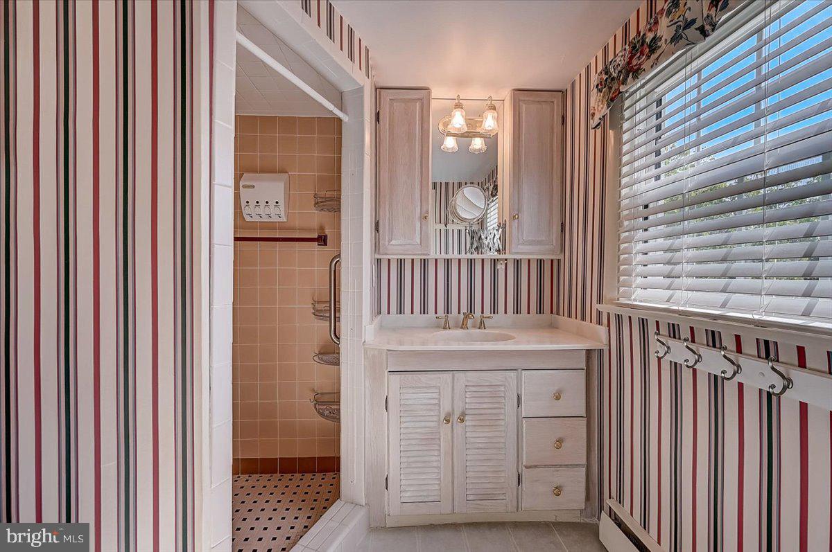 316 Evergreen Road Horsham, PA 19044 - Photo 39 of 68 Primary Bathroom.