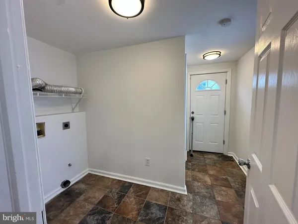 $1,800 | 7 6th Avenue, Wilmington, DE 19805