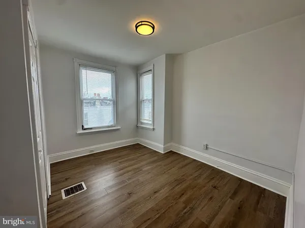 $1,800 | 7 6th Avenue, Wilmington, DE 19805