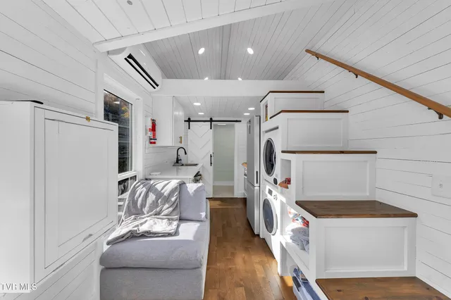 $350,000 | 918 Riverview Drive, Johnson City, TN 37601