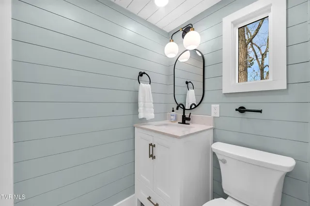 $350,000 | 918 Riverview Drive, Johnson City, TN 37601