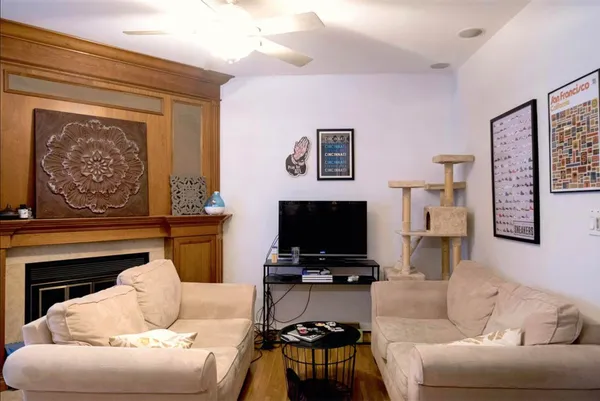$2,850 | 159 Newark Street, Unit 2D, Hoboken, NJ 07030