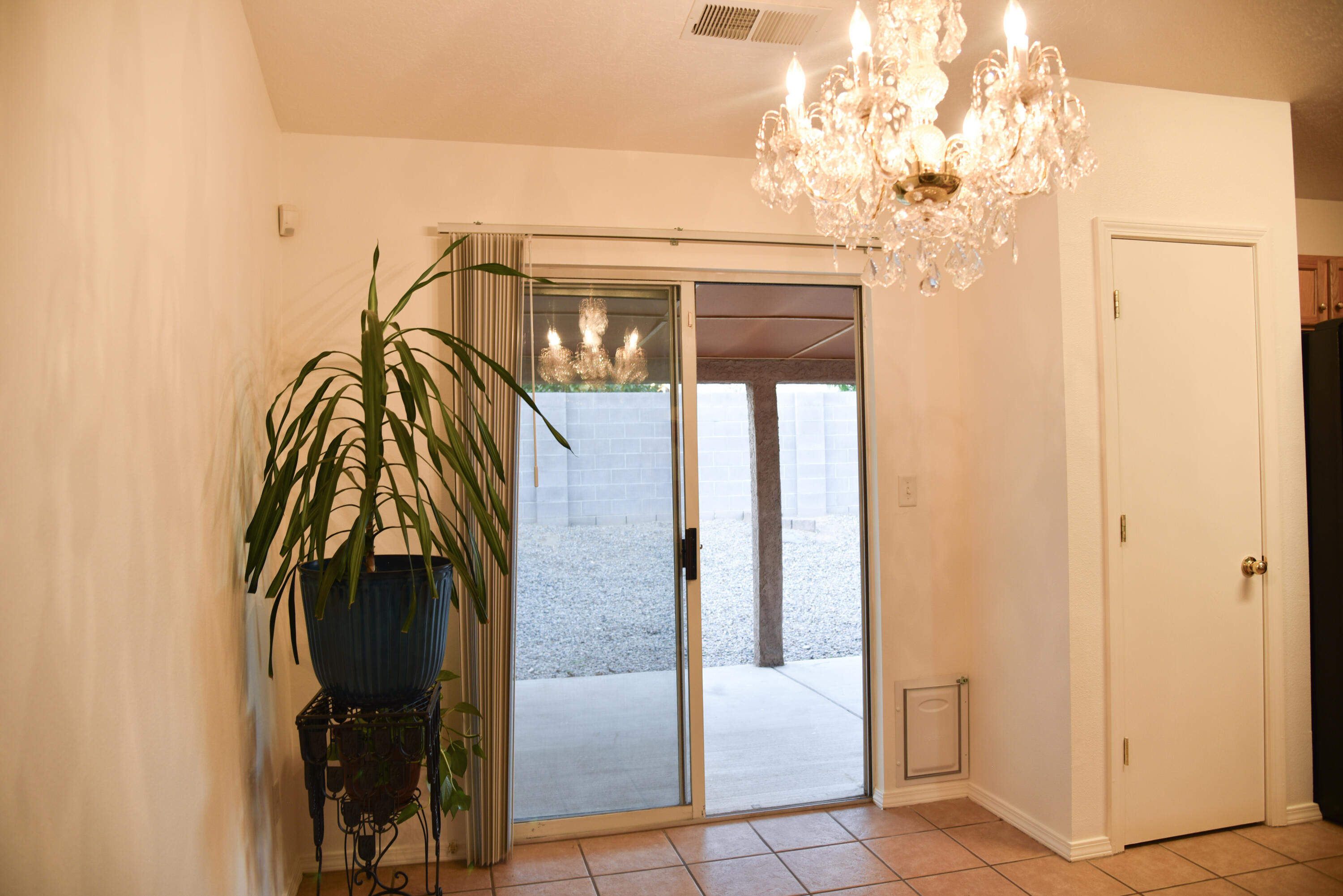 7619 Greywolf Road Southwest Albuquerque, NM 87121 - Photo 7 of 18 Gallery Image 7