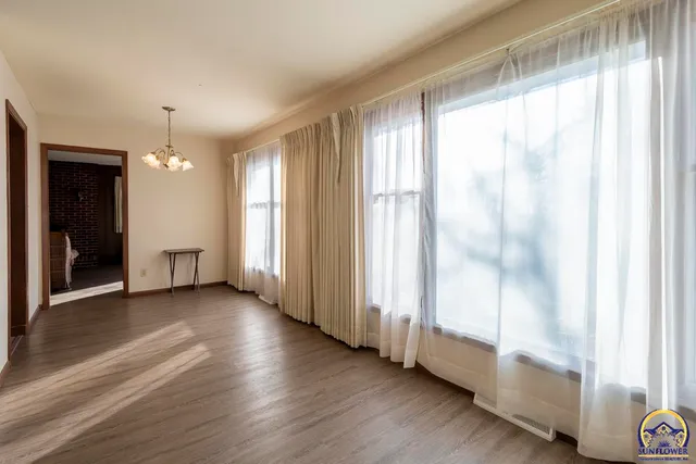 $269,000 | 4001 Northwest Pocahontas Drive, Topeka, KS 66618