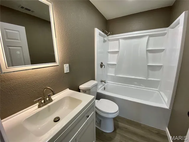 $98,500 | 4912 Piggott Avenue, East St. Louis, IL 62207