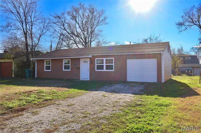 $98,500 | 4912 Piggott Avenue, East St. Louis, IL 62207