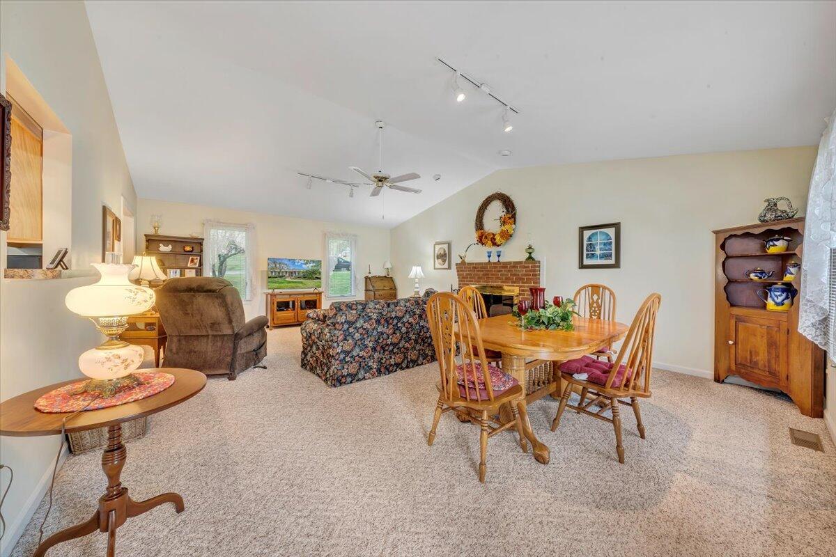114 Apple Tree Road Roanoke, VA 24019 - Photo 12 of 43 07-MIB03905