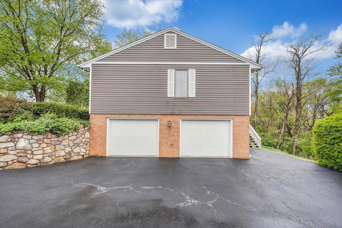 114 Apple Tree Road Roanoke, VA 24019 - Photo 39 of 43 34-MIB03995