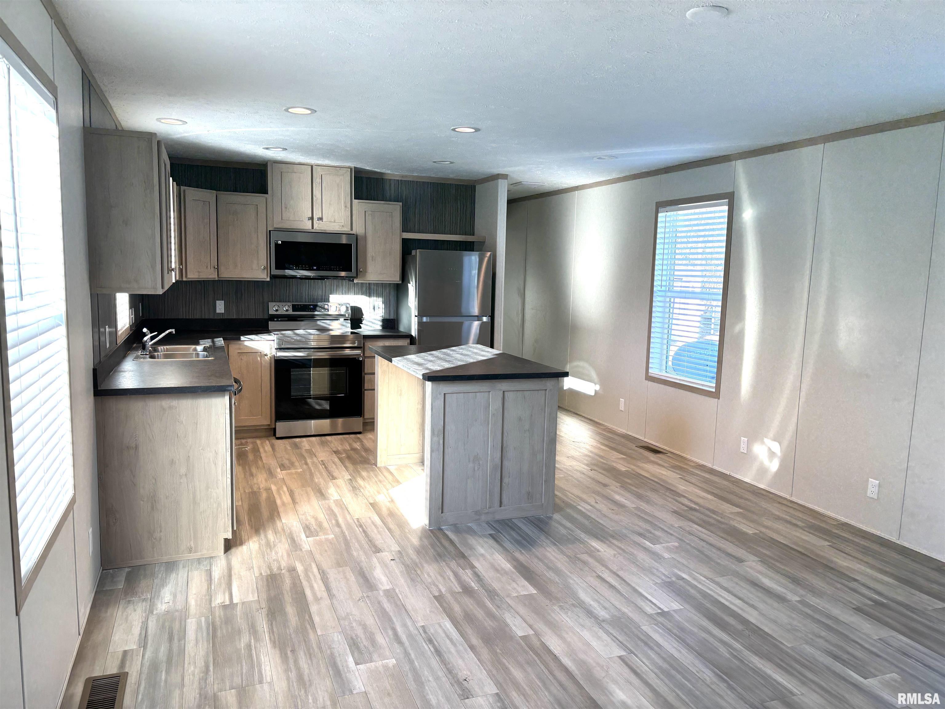 1500 North Bruns Lane, Unit 21 Springfield, IL 62702 - Photo 5 of 25 Gallery Image 5