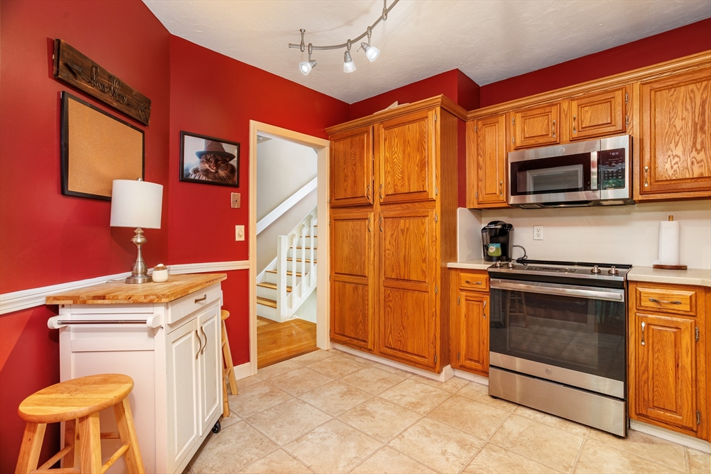 909 Ridgefield Circle, Unit 909C Clinton, MA 01510 - Photo 3 of 40