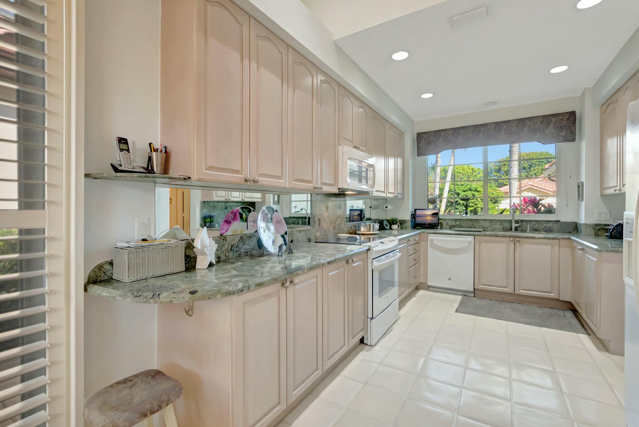 6342 Northwest 24th Street Boca Raton, FL 33434 - Photo 17 of 77 tempImageUxFIIO