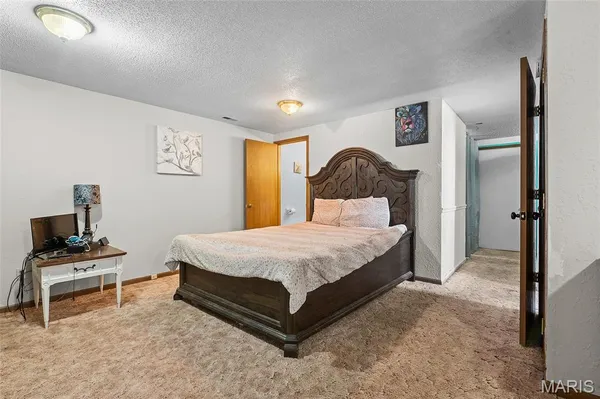 $210,000 | 400 St Rose Drive, Godfrey, IL 62035