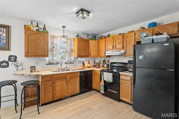 $210,000 | 400 St Rose Drive, Godfrey, IL 62035