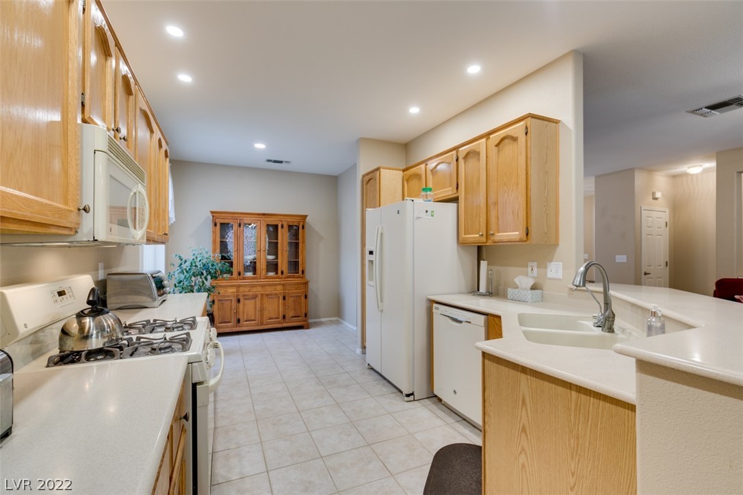 497 Edgefield Ridge Place Henderson, NV 89012 - Photo 8 of 26 Gallery Image 8