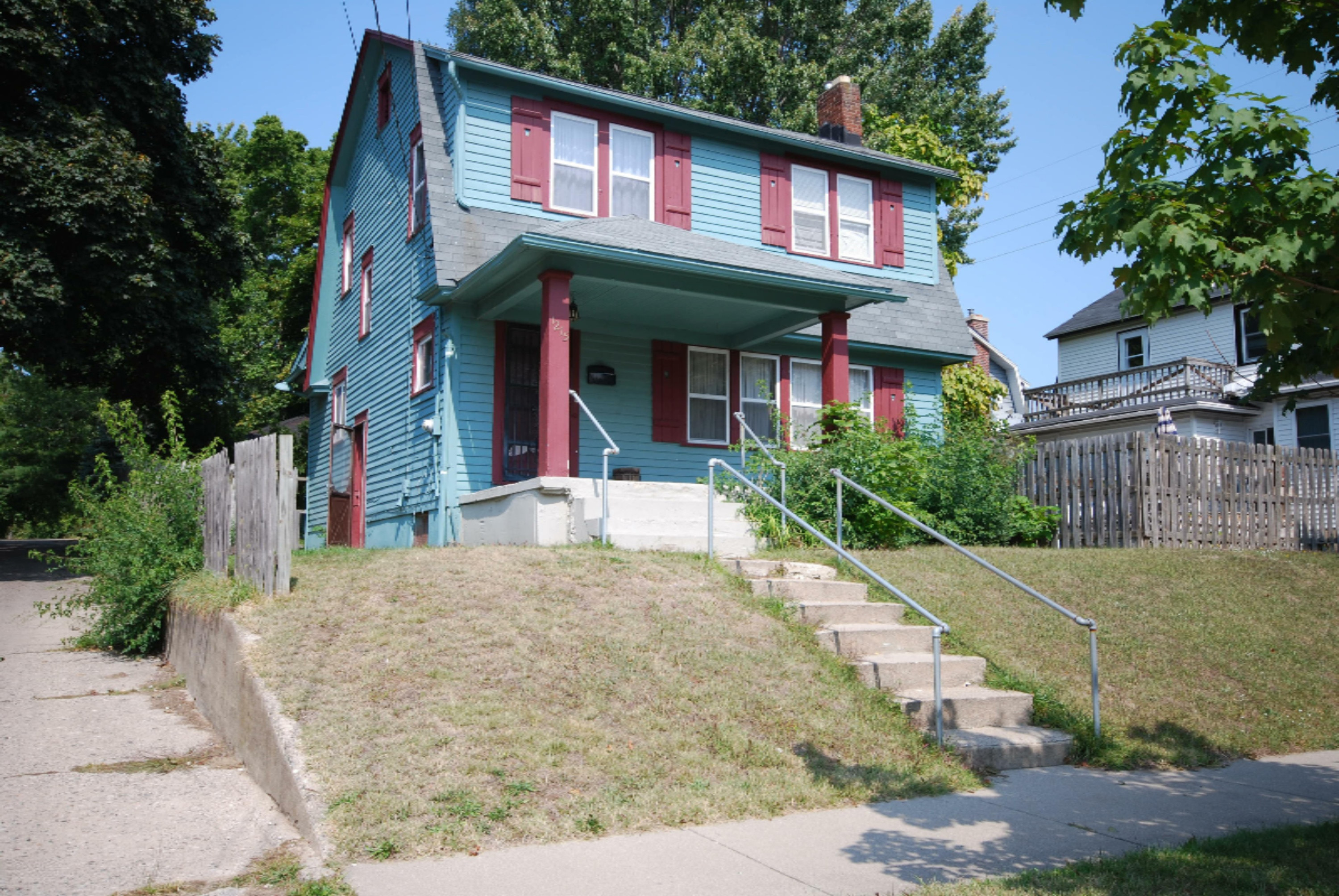 1215 Fisk Road Southeast Grand Rapids, MI 49506 - Photo 1 of 28 DSC_0005