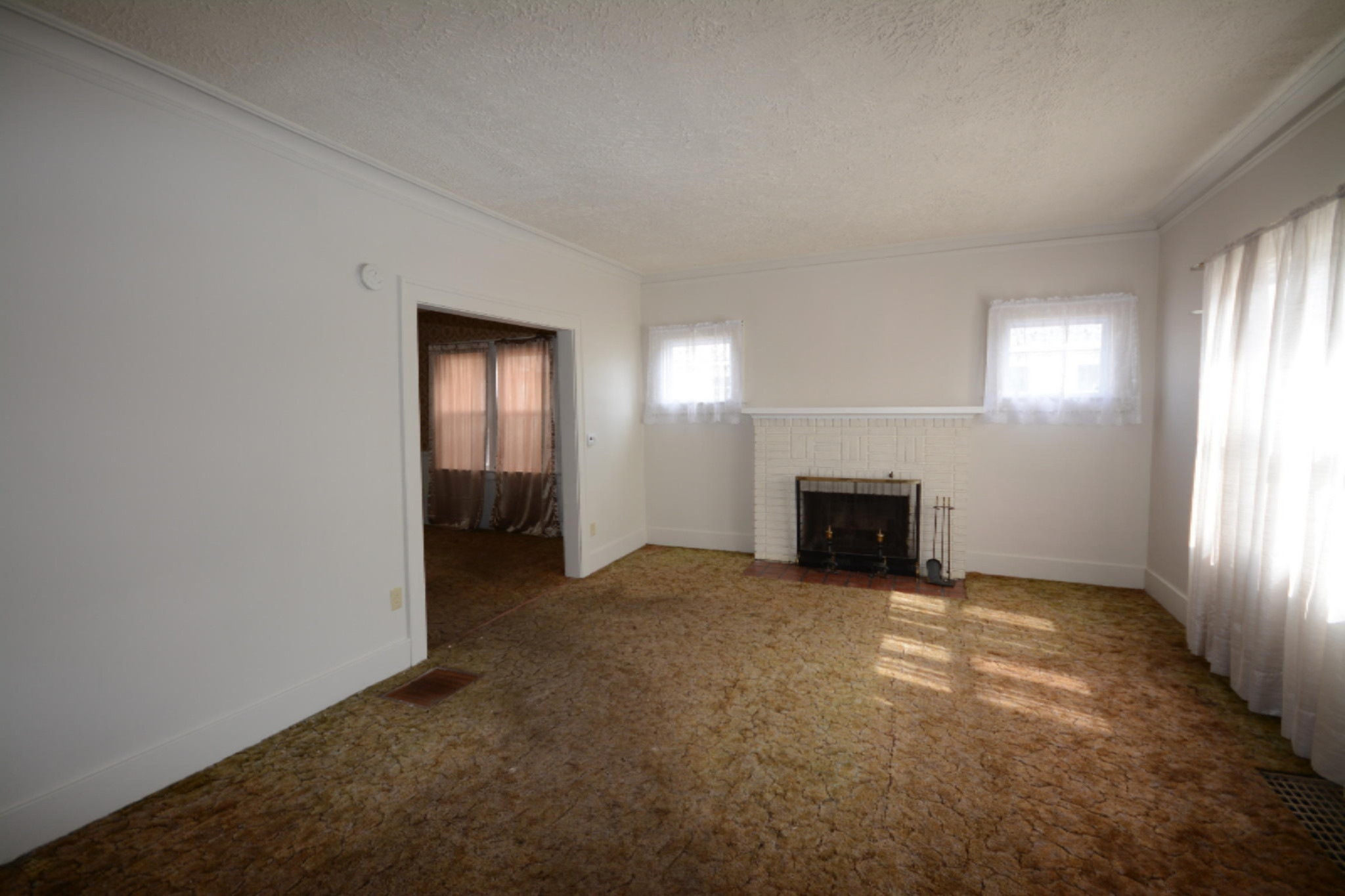 1215 Fisk Road Southeast Grand Rapids, MI 49506 - Photo 4 of 28 DSC_1506_preview