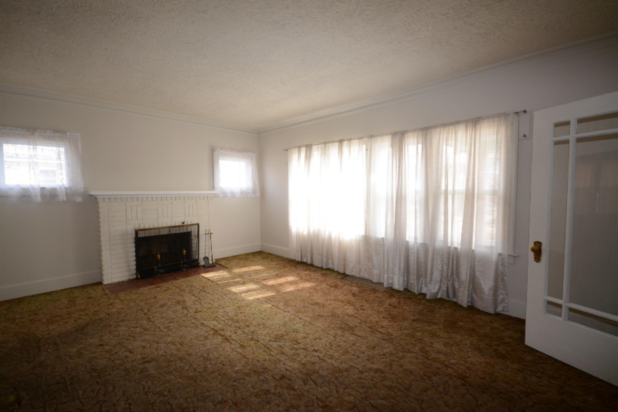 1215 Fisk Road Southeast Grand Rapids, MI 49506 - Photo 5 of 28 DSC_1505_preview