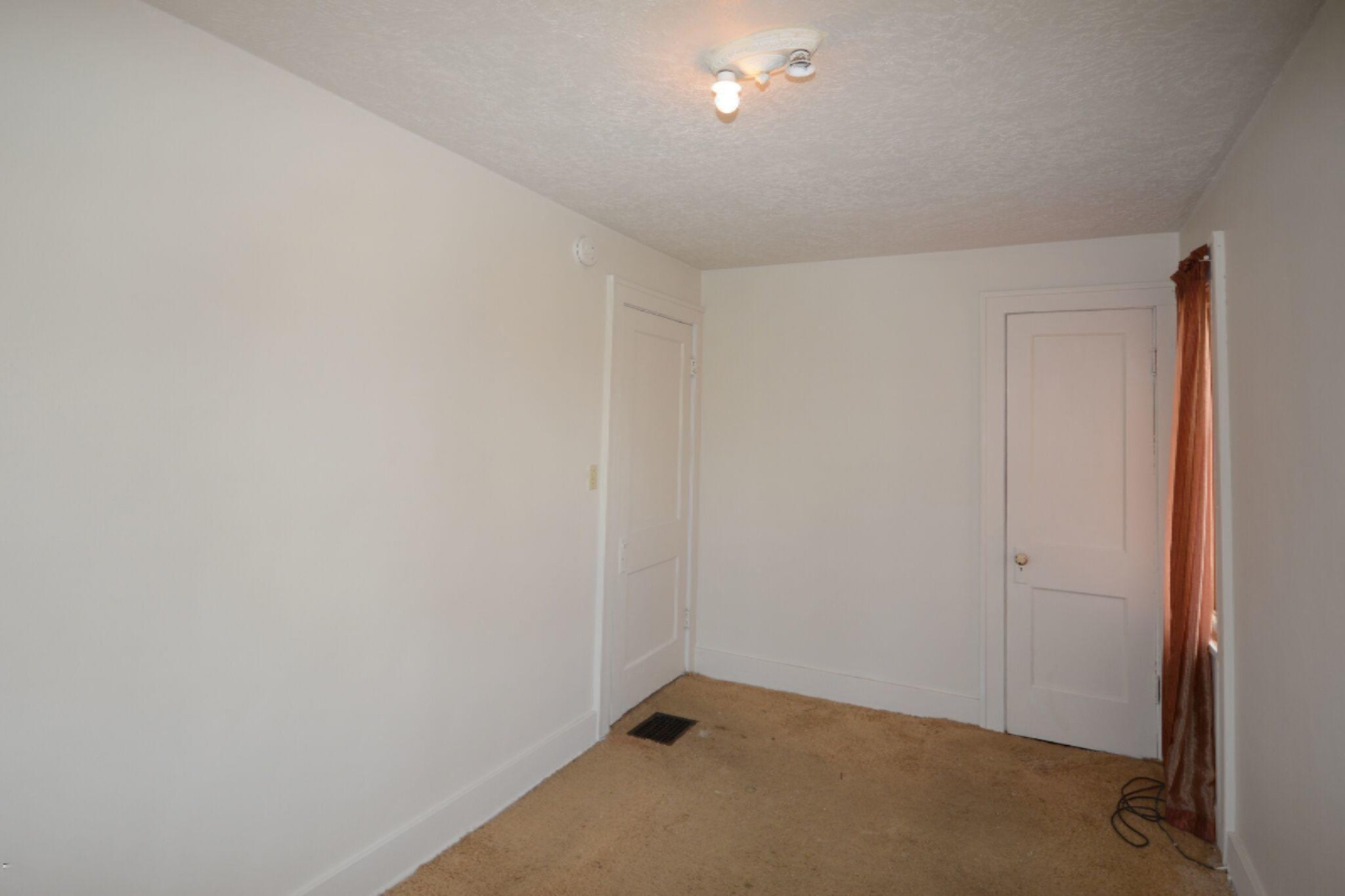 1215 Fisk Road Southeast Grand Rapids, MI 49506 - Photo 10 of 28 DSC_1495_preview