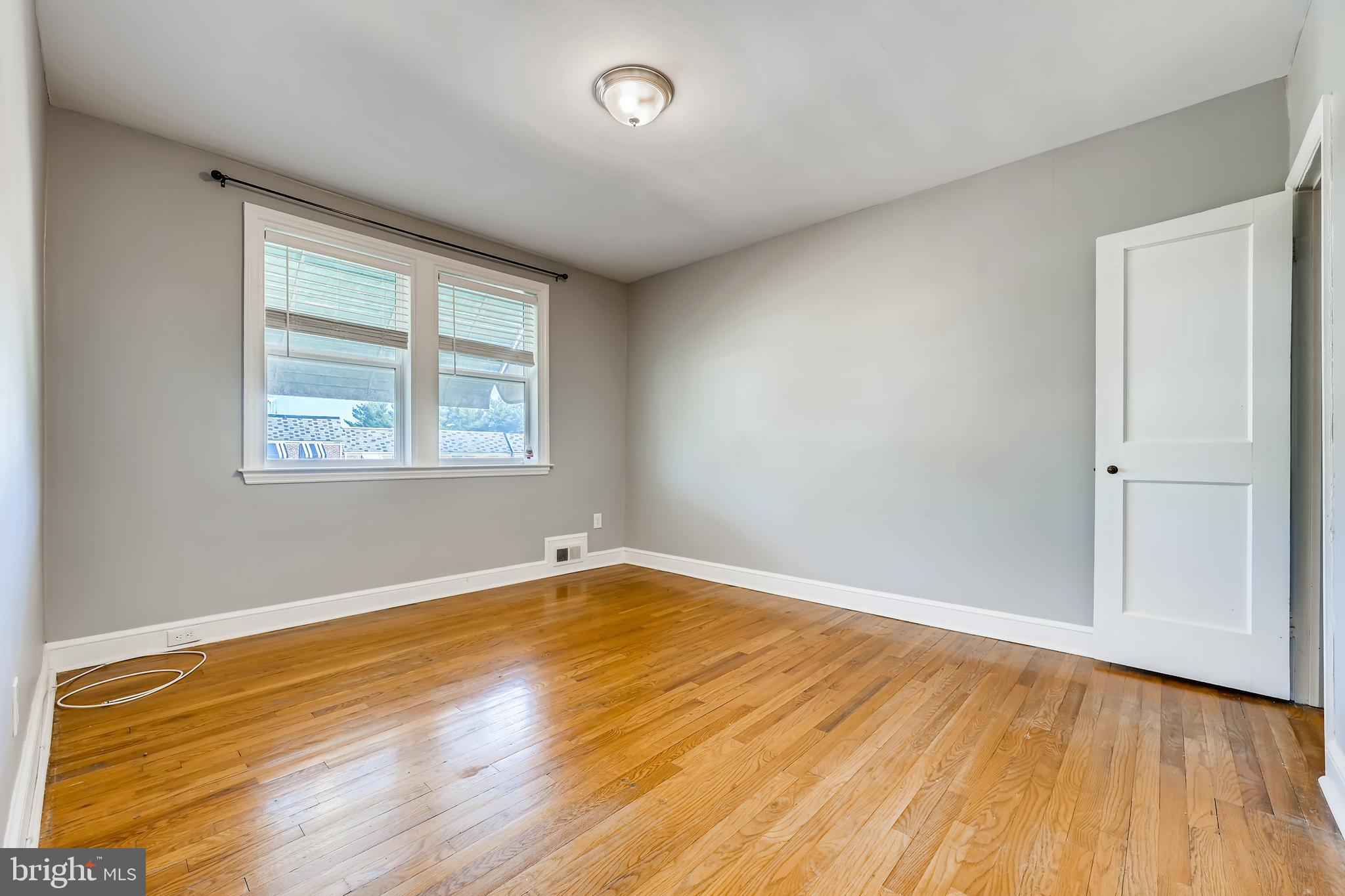 4029 Grantley Road Baltimore, MD 21215 - Photo 5 of 16 MASTER BEDROOM