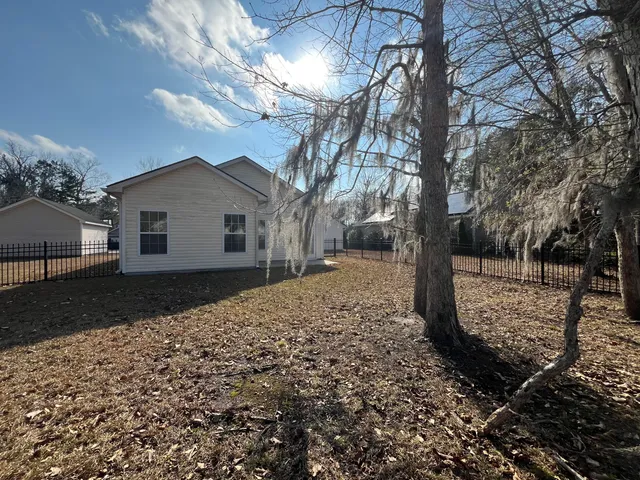 $2,200 | 129 Pacolet Street, Summerville, SC 29485