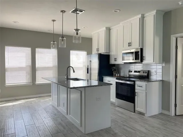 $1,850 | 14202 Marina Drive, Corpus Christi, TX 78418