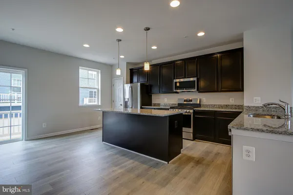 $3,800 | 14217 Travilah Road, Rockville, MD 20850