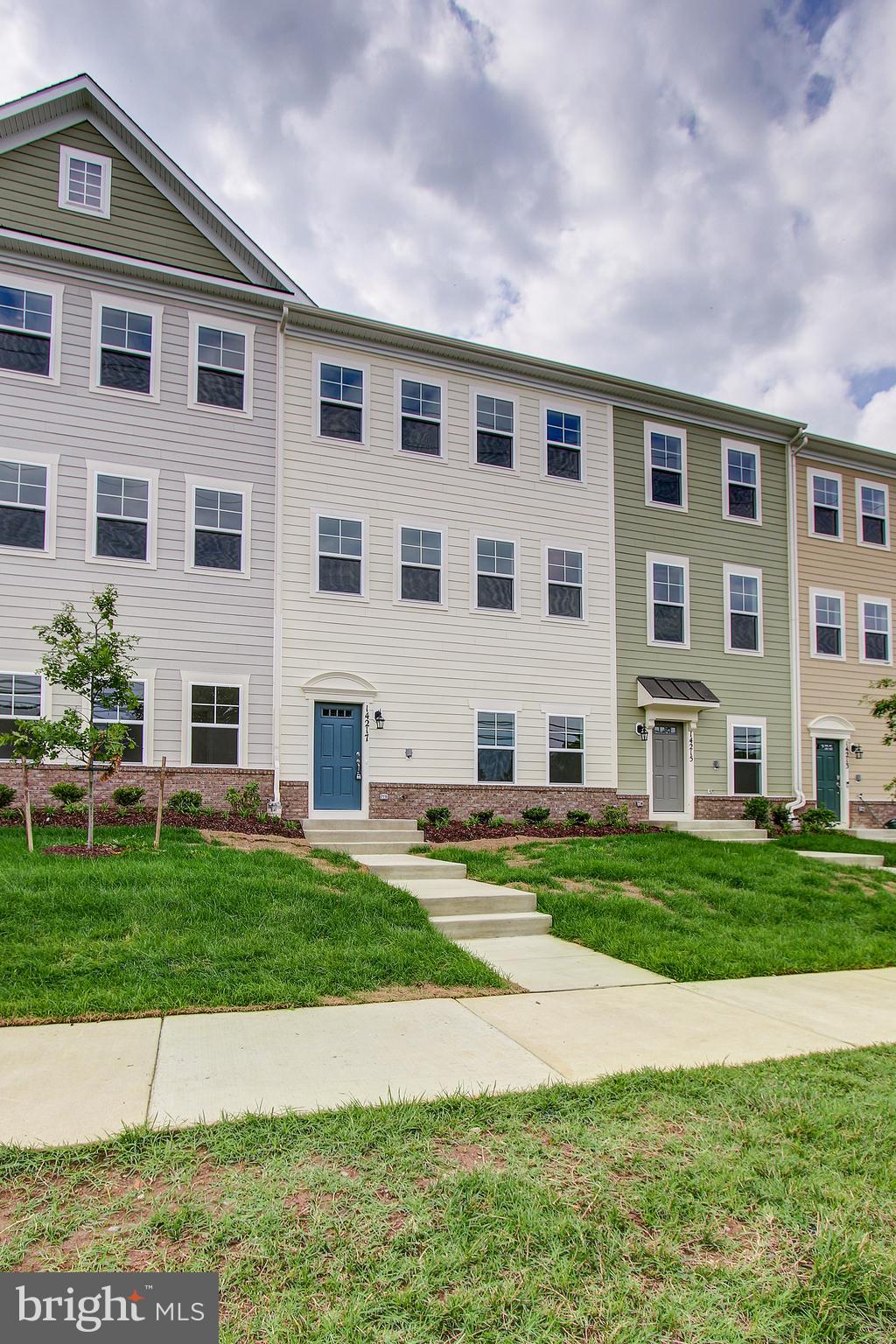 14217 Travilah Road Rockville, MD 20850 - Photo 2 of 48