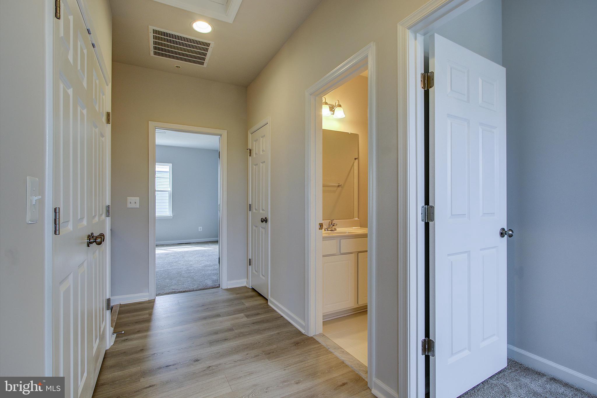 14217 Travilah Road Rockville, MD 20850 - Photo 30 of 48