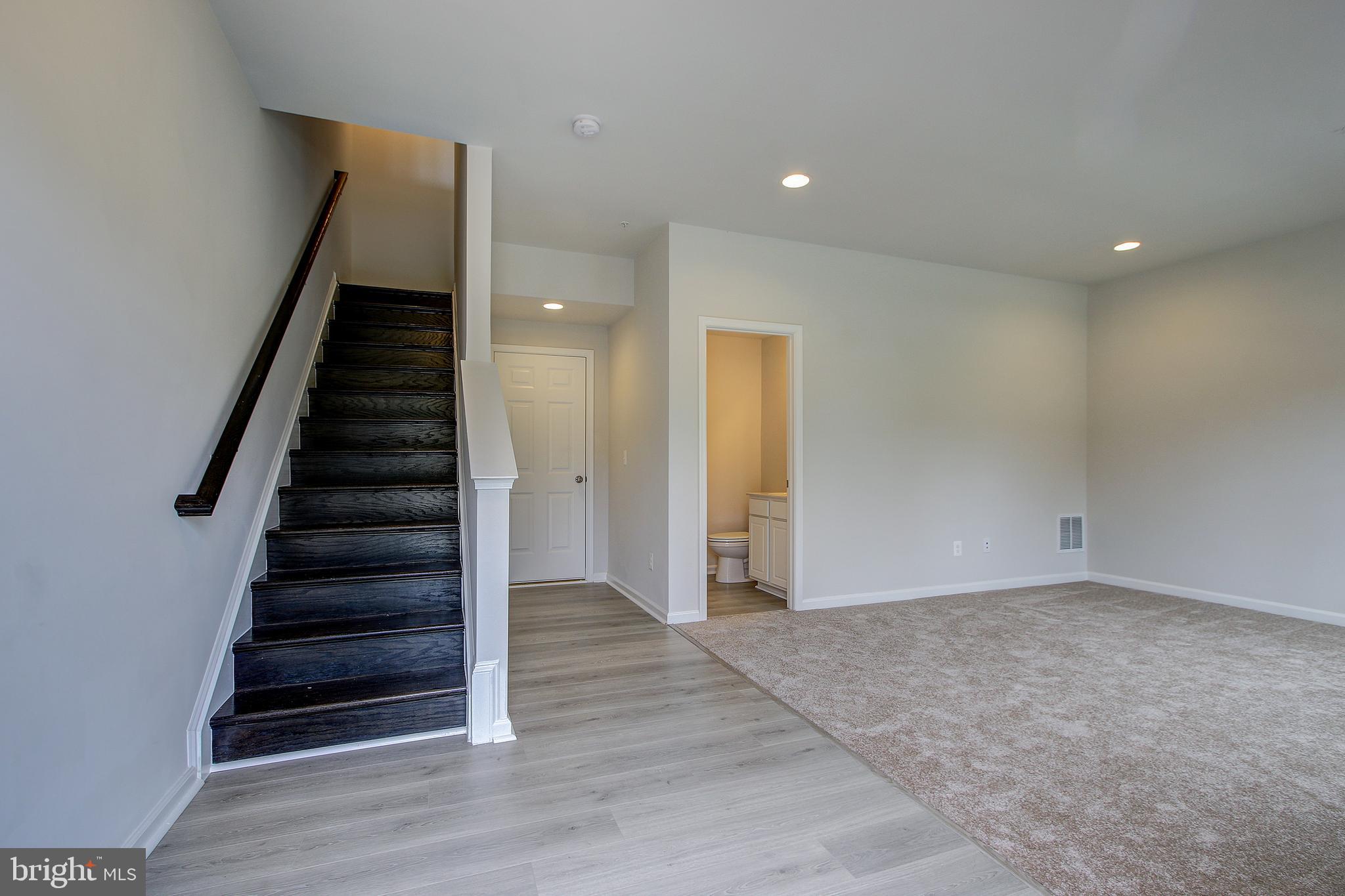 14217 Travilah Road Rockville, MD 20850 - Photo 4 of 48