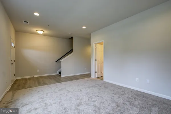 $3,800 | 14217 Travilah Road, Rockville, MD 20850