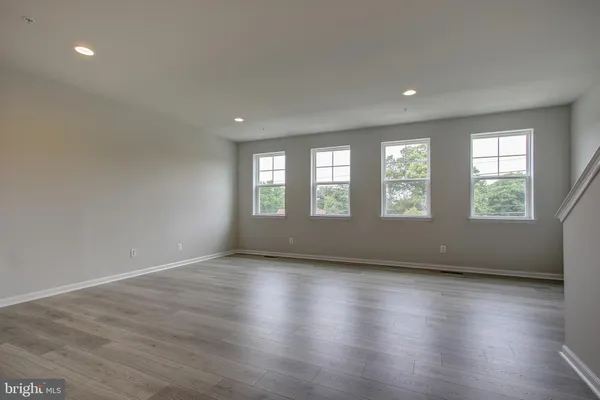 $3,800 | 14217 Travilah Road, Rockville, MD 20850