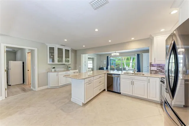 $925,000 | 5112 26th Avenue West, Bradenton, FL 34209