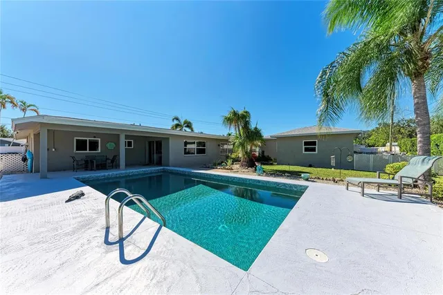 $925,000 | 5112 26th Avenue West, Bradenton, FL 34209