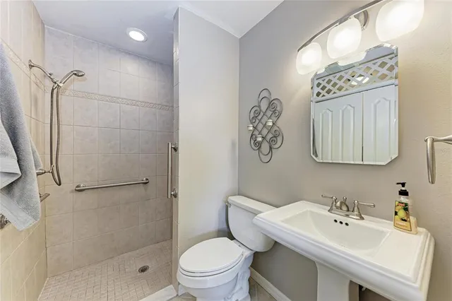 $925,000 | 5112 26th Avenue West, Bradenton, FL 34209