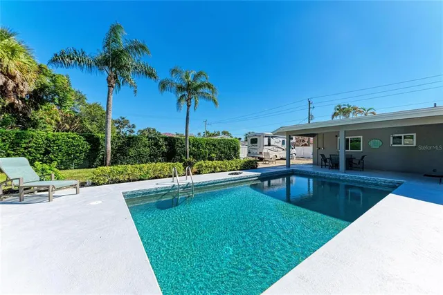 $925,000 | 5112 26th Avenue West, Bradenton, FL 34209